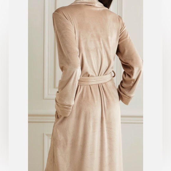SKIMS Velour Fleece Robe Size 3X Honey beige color - Picture 2 of 9